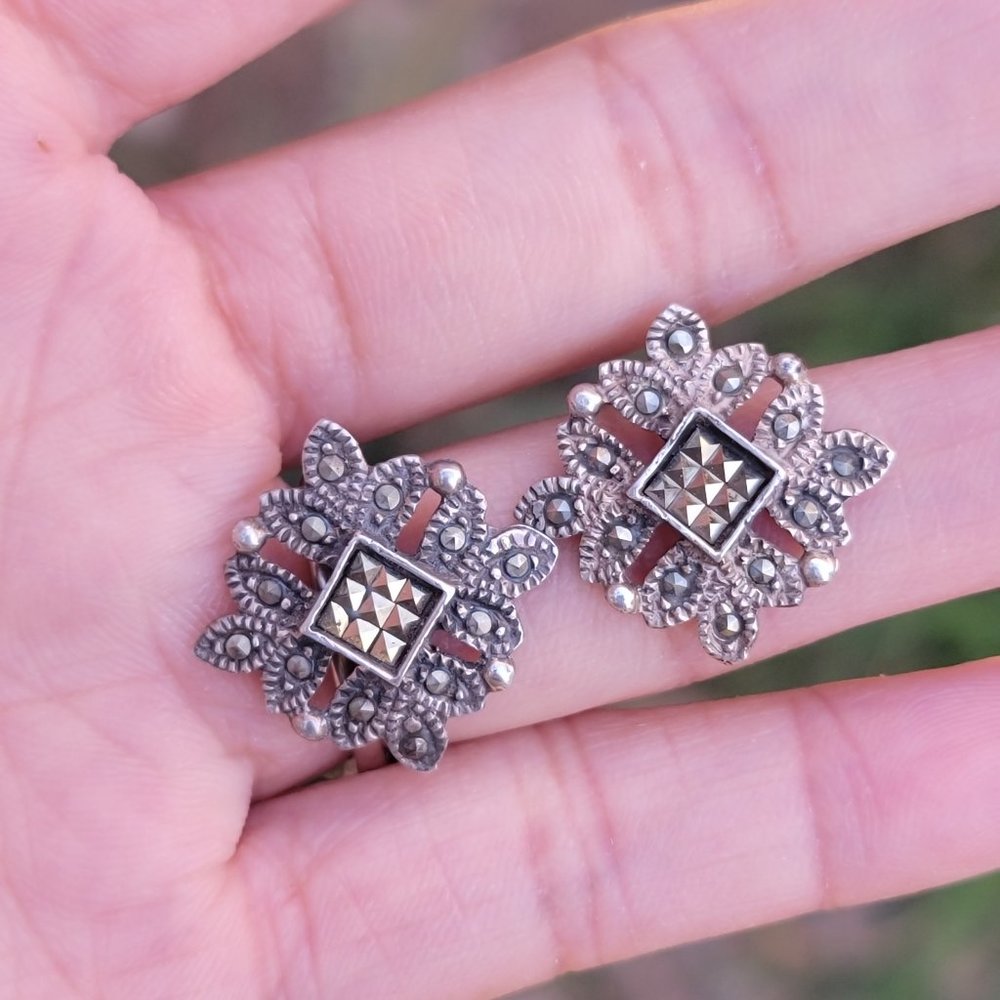 Vintage 925 sterling silver Art Deco marcasite decorative earrings